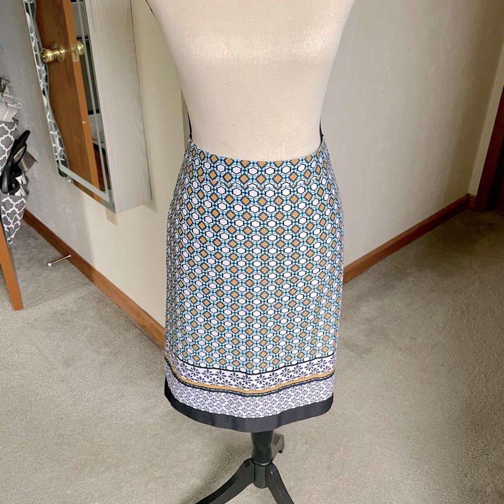 💙 Van Heusen - Patterned Pencil Skirt - Size: 10